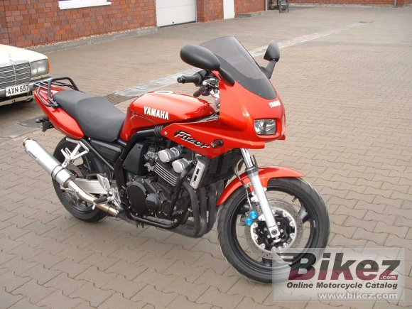 1999 Yamaha FZS 600 Fazer photo